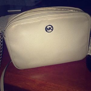 Like new Michael Kors grey pebble crossbody